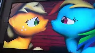 My little pony kissing
