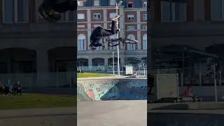 🦅 José Torres tearing up the concrete bowl with insane tricks. Pure power! 🗿🇦🇷 #bmx