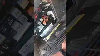 Upgrading 2004 VW Phaeton starter battery to AGM after it died on me.