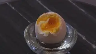 How To Make Eggs With Runny Yolks