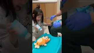 When a child shows her dentist how to be a dentist 💀
