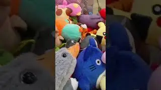 ЕЩЕ ОДНУ ПОДУШКУ ЗАБИРАЕМ ИЗ АППАРАТА ИГРУШЕК 🎰