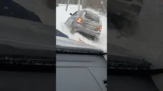Помощь на дороге #зима #дорога #снег #добро
