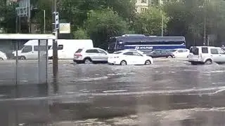 Река НЕВА вышла в БЕРЕГА города САНКТ ПЕТЕРБУРГА.