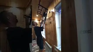 Вешаю турник | Спортзал дома #турник #брусья #пресс