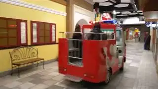 АЛИСА КАТАЕТСЯ НА ПОЖАРНОЙ МАШИНЕ И ТУШИТ ПОЖАР