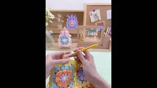How to Crochet 3D Floral Granny Squares to Get a Granny Square Tote Bag