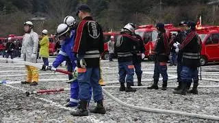 Iwakuni City fire brigades celebrate the New Year with  tradition