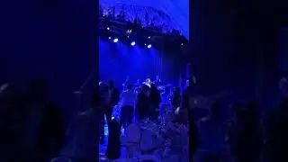 Вера Брежнева поет песню 