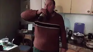 Kononowicz pije za urodzinki, 54 lat [REMASTERED]