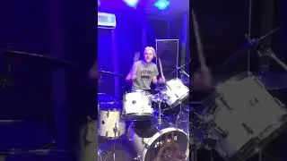 Попытка сыграть Нирвану на барабанах #Shorts