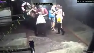 Лихач и женщины на остановке Прикол! Смех! Юмор!