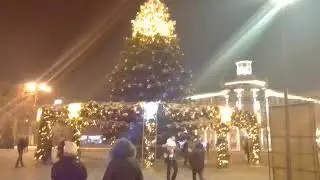 Г.Мариуполь,главная ёлка на драмтеатр,каток,весело!!