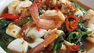 How to Cook Pad Cha: Thai Spicy Stir Fry Seafood & Herbs