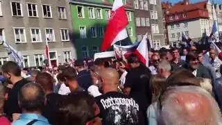 Prowokacja KOD-u na uroczystościach pogrzebowych 