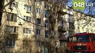 В Одесі горить квартира, є загиблі