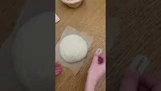 Выпекаю белый дрожжевой хлеб в новой терракотовой форме
