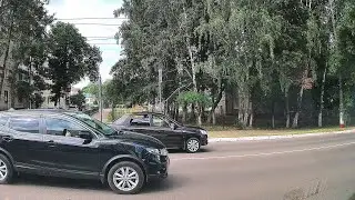 Пластиковая сплошная,  для них  не видна...