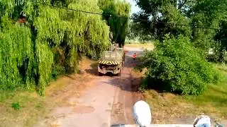 ПОЛІССЯ-1: Вид з палуби на військовий екскаватор КрАЗ