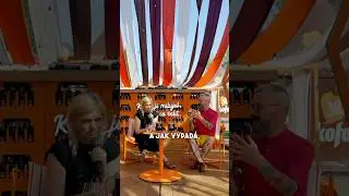 Celý podcast z Náměstí lásky na našem youtube! 🎤✌🏼#kofola #kdyzjimilujesnenicoresit
