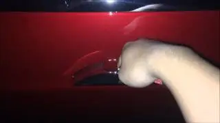 Does it hurt when you grab a Tesla's door handle as it retracts?