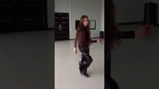 Дефиле урок . модель Aмелия . 