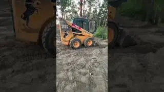 Вытаскиваем мини погрузчик экскаватором погрузчиком