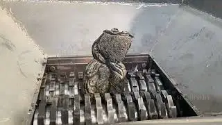 Plastic shredder machine
