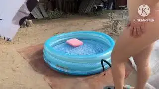 Cleaning pool bini pool meninas na piscina bikini ninas piscinas reproducir un video de youtube