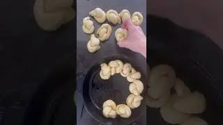 The ultimate Super Bowl snack! Garlic knots are the perfect, buttery snack to get ready for the game