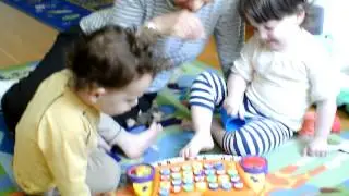 Sam and Noah guessing words