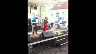 KORHAN SUR SCENE POUR LA FETE DE LA MUZIK 2012 A PARIS ! (FRANCAIS ET TURK)