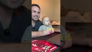 Кажется Карапуз начал произносить слова.