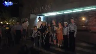 "Что случилось? Скажи мне, мама! - Война..."