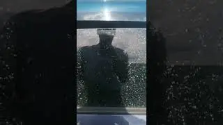 ТРИММЕРОМ РАЗБИЛ СТЕКЛО.