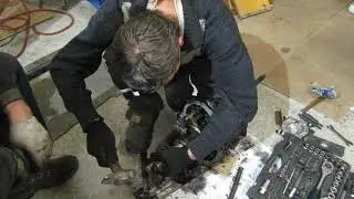 Снятие запорной втулки вторичного вала R380
