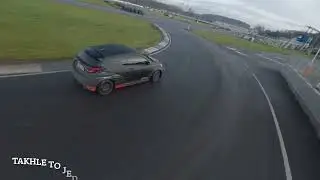 Toyota GR Yaris z dronu v Sosnová