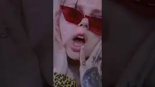 Пластиковые цветы. Скоро=) p. s. клипы монтировать сложнаа 