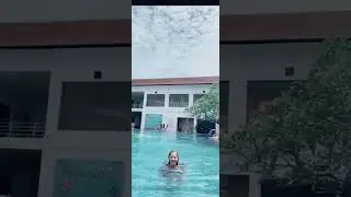pamer toket sambil mandi