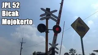 Palang Pintu Kereta Perlintasan Bicak Mojokerto