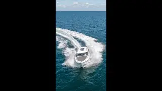 Features on the BENETEAU Antares 8​