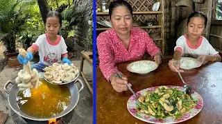 Smart girl Pich cook yummy pork intestine for grandma - Cooking with Sreypich