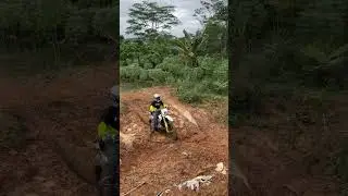 Jalur Lumpur nanjak antri pula  #trail #trailextreme #motocross #enduro #viralvideo #viralshorts