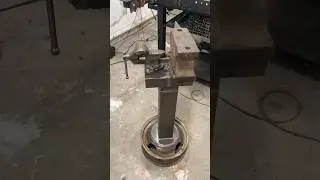 Стойка для тисков 