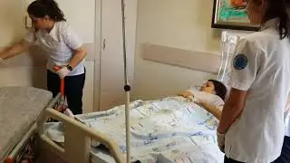 Hastayı hasta yatağından sedyeye alma