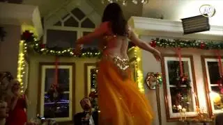 ŞOK ŞOK ŞOK! Adnan Oktar yılbaşında dansöz oynattı!