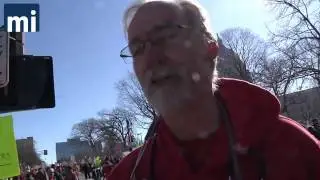 Doctors Hand Out Fake Excuses to Protesters