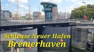 Bremerhaven ... Schleuse Einfahrt Neuer Hafen