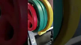 Жим в хаммере на верхние пучки грудных, 80 кг суммарно на 8 повторов с дроп сетами