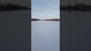 Ищем карасинные тропы! Зимняя рыбалка. Лед трещит под ногам. 